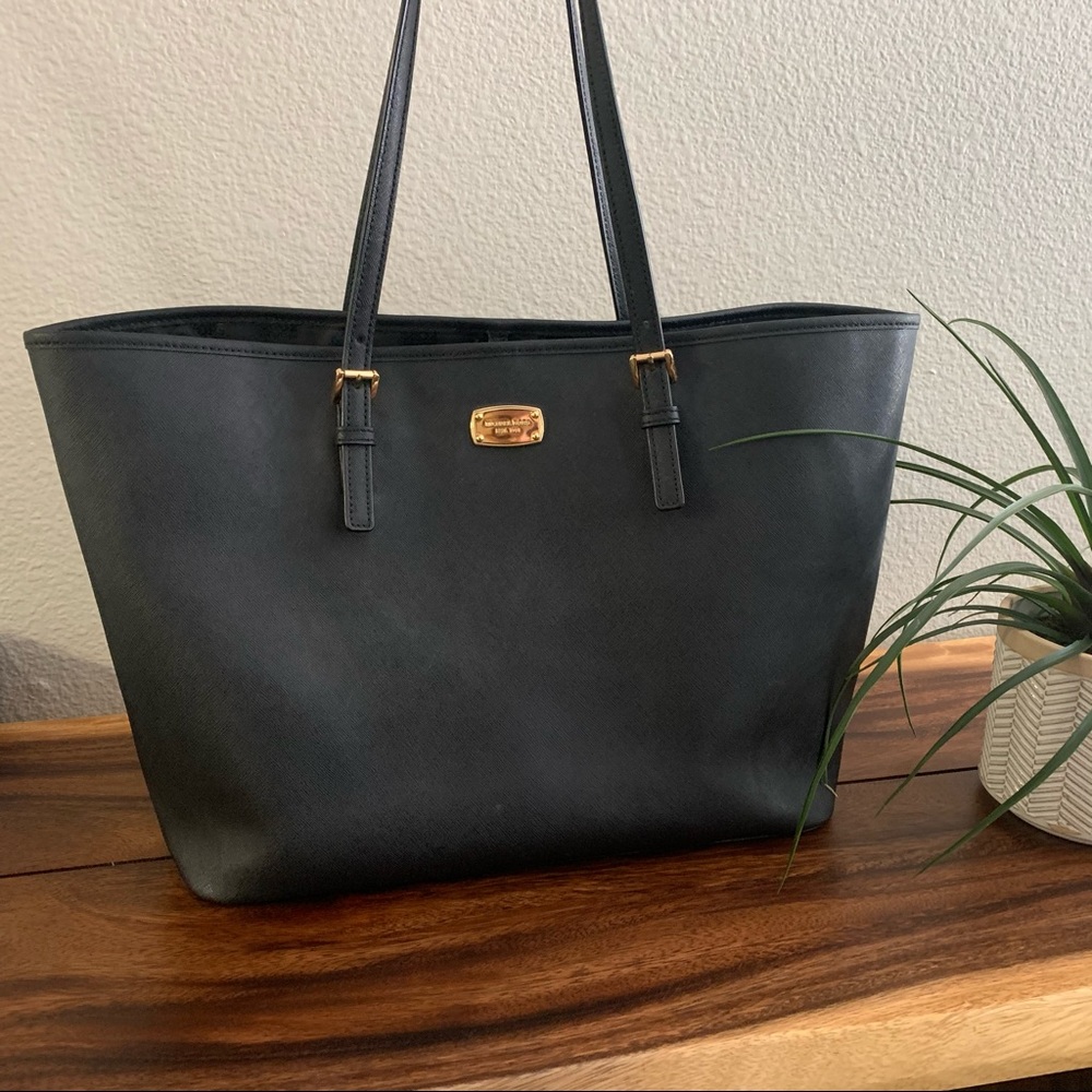 Michael Kors Jet Set Tote - Large